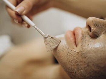 ルシアル 南浦和店(LUCIAL)の写真/【ハーブピーリングで毛穴の黒ずみやざらつきを改善】赤みなどのダウンタイムもなく、保湿効果も◎