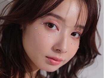 COCORU Osaka 【ココル大阪 メイクレッスン】の写真/似合わせ×最新トレンドメイクが詰まった実践式メイクレッスン☆周りを気にせず、友達同士でもOKです♪