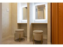 トフィー バイ スウェラ(Tofy by swella)/待合＆メイクブース