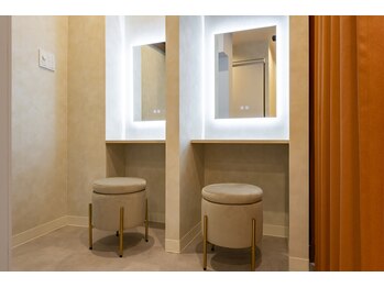 トフィー バイ スウェラ(Tofy by swella)/待合&メイクブース