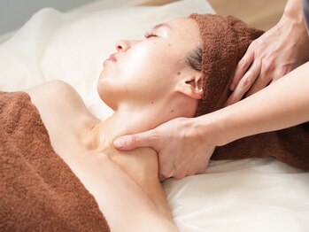 ハク(HAKU)/リラクゼーション×シミケア