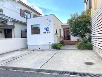 ブルー(BLEU)/駐車場◇