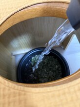 エル(L)/よもぎ蒸し準備中