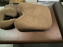 フィジカル整体 ボディーレ(Body Re)の雰囲気（穴あきベッド・胸当て・足置き、快適に施術を受けられます）