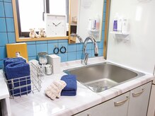 アンレミューラボ(Un Lemieux Labo)の雰囲気（清潔感のある洗面スペースで違いの分かる洗顔方法を指導します♪）