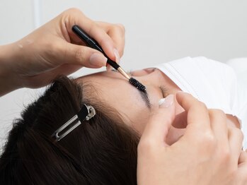 エース ブロウ(ace brow)の写真/《眉毛を整えて印象チェンジ！》プロの似合わせ提案×定額制で、自分史上最高の「美眉」をキープ♪