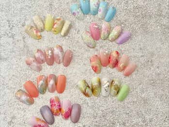 リリーフネイルルーム(RELiEF NAiL ROOM)の写真/400色の多彩なカラーとパーツをご用意★100種類以上の豊富なデザインが自慢のマンツーマンサロンです♪