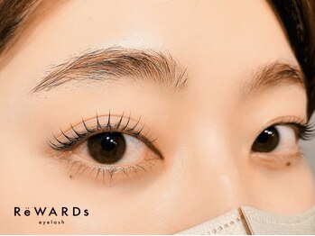 リワーズ アイラッシュ 祖師ヶ谷大蔵店(ReWARDs eyelash)の写真/《フラットラッシュ/パリジェンヌ/LEDエクステ》鏡を見る度気持ちが上がる♪自然な目元で大人女性に人気◎