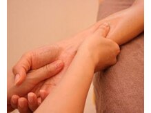 優来 神田店/指の先までしっかり流します！