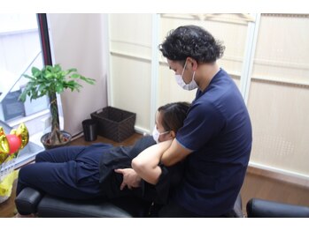 アラキ(ARAKI)/猫背矯正