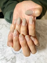 トータルビューティーローズ(Rose)/アシンメトリーネイル