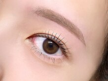 トレンド感と目力アップ【美眉アイブロウWAX/平行眉】