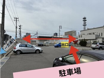プリティアイ(pretty eye)/広々駐車場３台停めれます。