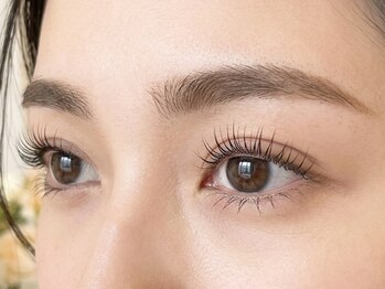 アイリス(Airis)の写真/美眉スタイリングで第一印象UPの垢抜け目元に♪骨格似合わせ眉毛＆まつげパーマで自分史上一番可愛いへ！