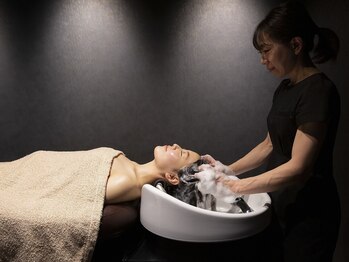 エステサロン オージャス(Ojas)の写真/ドライじゃない極上ヘッドスパ★【ヘッドスパ45分¥3750】頭皮をほぐすことでリフトアップし小顔効果も◎