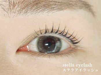ステラ(stella)の写真/ナチュラルに際立つ洗練されたお目元に♪いつでもキレイなまつ毛をキープ！忙しい朝のメイク時短にも◎