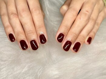 アールプラス(R+)の写真/調合OK！【ケア込】ワンカラー3500円☆肌映えオリジナル色でオフィスに馴染む美爪シンプルネイルを実現♪