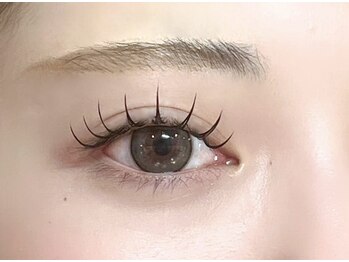 momo 七隈福大店 【韓国風束感まつげ|まつげパーマ・マツエク・美眉|学割U24】/