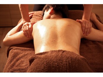 トップスター(TOP STAR)/メンズの強めのオイルマッサージ