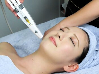 エクラ 六本木(eclat)の写真/男女共に人気★毛穴吸引×水光高圧ジェット!ヒト幹細胞/エクソソーム導入で毛穴レスな滑らか透明艶肌に♪