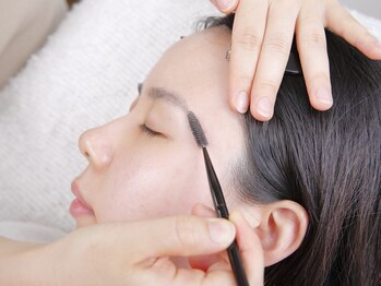 マナ ワクシング 海浜幕張(Mana waxing)/WAX手順5：毛流れを整える