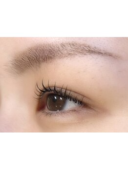 ナチュラル上品な目元にしたい