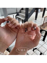 韓国発VALLANAIL手描きネイル