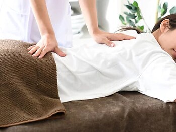 ゆうゆう整体 宇都宮鍼灸院【鍼灸/整体/美容鍼/肩こり/マッサージ/もみほぐし】の写真/どこに行っても解決しなかったその痛みに!腰痛・猫背を根本改善◎驚きの技術で心身が軽くなる感動体験を♪