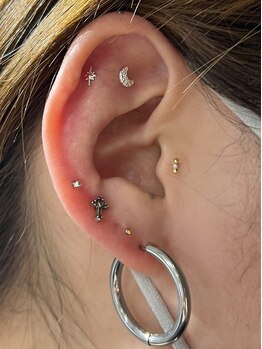 リジョイスヘア エン(REJOICE hair EN)/ayuri 〈耳ツボジュエリー〉