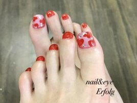 真っ赤なハートフットネイル！