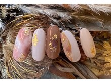 ネイルアンドアイラッシュスタジオ シュシュ(chouchou)/＃ニュアンス＃秋冬＃金箔＃