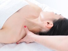 ソルツーサロン マナ(MANA)/美しいデコルテで小顔効果UP！