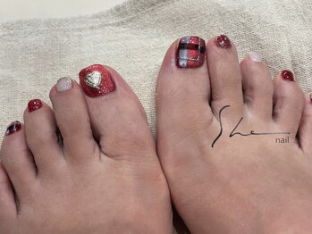 シー(SHE)/フットネイル