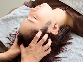 リトリート ハリ 新宿院(Re:treat HARi)の写真/【小顔/かみしめ/緊張が抜けない】頭が休まらない、眠りが浅い方へ。美容鍼とヘッドスパで頭に休息を