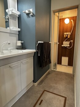 サロン スムース(Salon SMOOOTH)/シャワールームと洗面化粧台