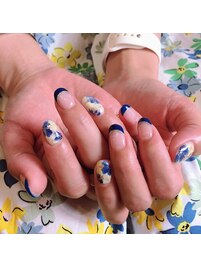 お花ネイル　フレンチネイル