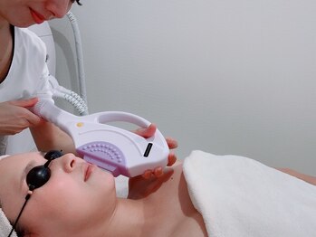 ディア(DiA)の写真/《毛穴の黒ずみ・開き・しみ・シワ・たるみ改善に！》お肌のお悩みに合わせて施術内容をカスタマイズ♪