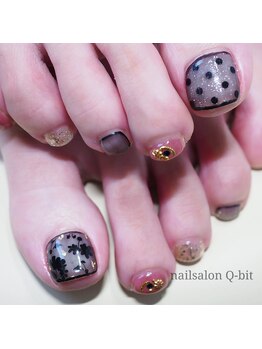 ネイルサロン キュービット(Q-bit)/シースルーブラック