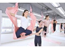 エンボディ ピラティススタジオ 野田阪神店(EMBODY Pilates Studio)の雰囲気（エアリアル◇ハンモックを使ったストレッチや筋トレやヨガ♪）