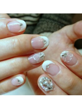 クリスタルネイル ボンベルタ橘店(CRYSTAL NAIL)/フラワー×フレンチネイル
