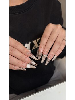 リア ステラ(Lia Stella)の写真/10本長さ出し×ワンカラーも◎ショートから憧れのロングネイルへ。折れた爪の長さ揃えもお任せください♪