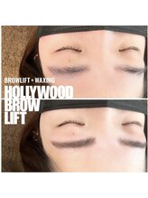 アール(R')/ハリウッドブロウリフト