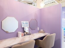 マルク(MARQUE)の雰囲気（化粧直しもこちらで可能です。ドリンクバーもご自由にどうぞ。）