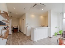 フィーネ ヴァレンテ アルプス通り店の雰囲気（レセプション）