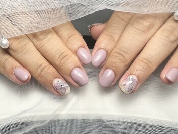今月おすすめ♪上品紫陽花ネイル
