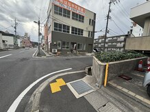 ヒトヘヤ 松江店/はなや不動産様を右に曲がります