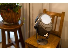 ロシュニ/主役であるお客様を照らす灯り