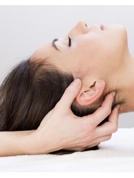 ホワイトラボ 川西(White labo)の写真/【韓国小顔女優肌】毛穴洗浄と首、頭皮をもみほぐしする事で憧れのキュッと引き締まった小顔に☆