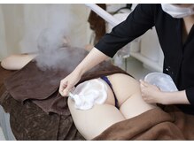 ハーブピーリング【背中 ニキビ 毛穴ケア】EMILUCA 天王寺店 の雰囲気（ハーブピーリング・お尻や二の腕・背中もつるつる美肌♪）