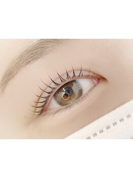 ナチュラル上品な目元にしたい